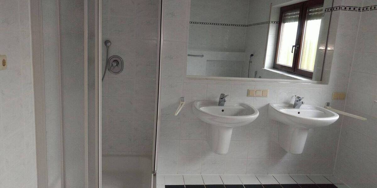 Etagenwohnung Ramstein-Miesenbach Miesenbach - 3 Zimmer, 118 m&sup2;, 260.000&euro; | Angebot:26595215