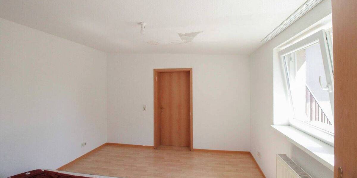 Einfamilienhaus Saarbrücken Burbach - 7 Zimmer, 148 m&sup2;, 230.000&euro; | Angebot:26920563
