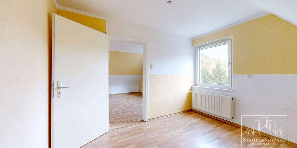 Doppelhaushälfte Pirmasens Niedersimten - 8 Zimmer, 121 m&sup2;, 145.000&euro; | Angebot:25668054