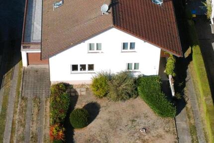 Haus Homburg - 8 Zimmer, 210 m&sup2;, 428.000&euro; | Angebot:27426917