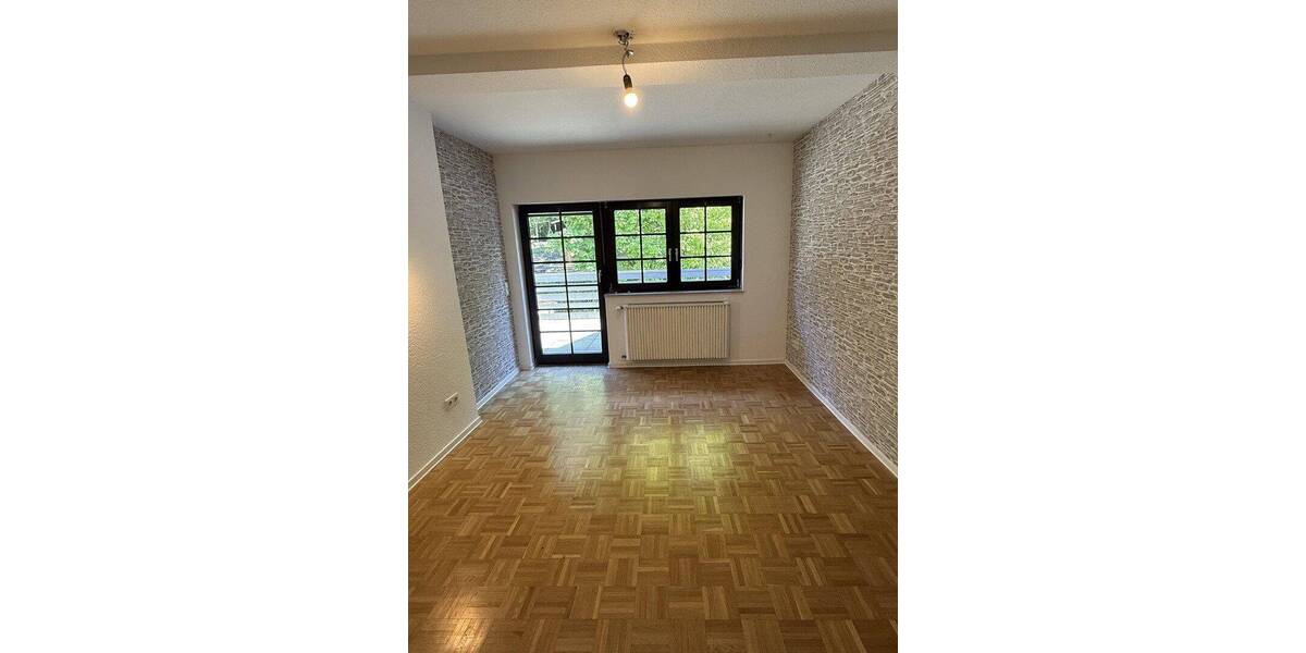 Einfamilienhaus Saarbrücken Dudweiler - 7 Zimmer, 140 m&sup2;, 199.000&euro; | Angebot:26840946