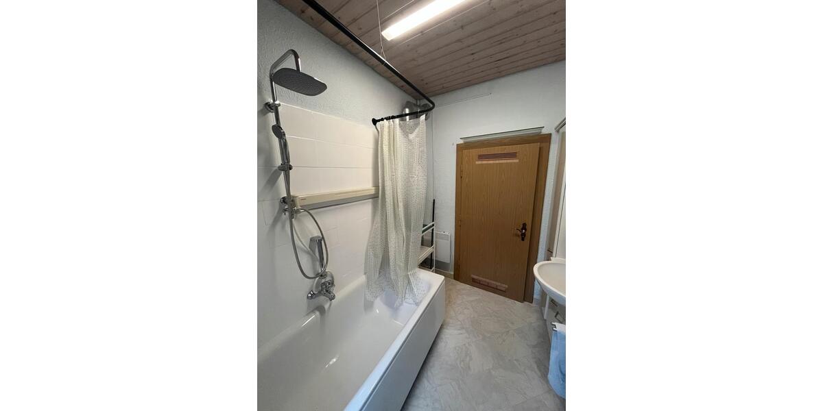 Etagenwohnung Saarbrücken Eschberg - 3 Zimmer, 78 m&sup2;, 680&euro; | Angebot:25921068