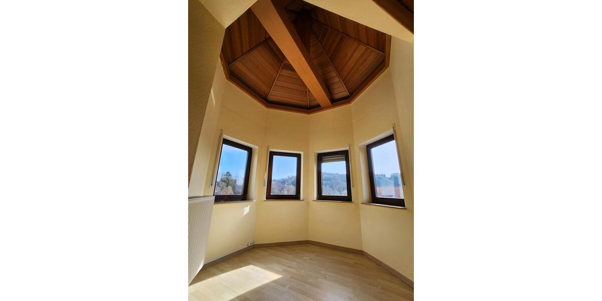 Dachgeschoßwohnung Homburg - 3 Zimmer, 77 m&sup2;, 970&euro; | Angebot:25395692