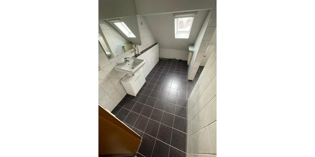 Dachgeschoßwohnung Oberthal - 3 Zimmer, 97 m&sup2;, 850&euro; | Angebot:25993392