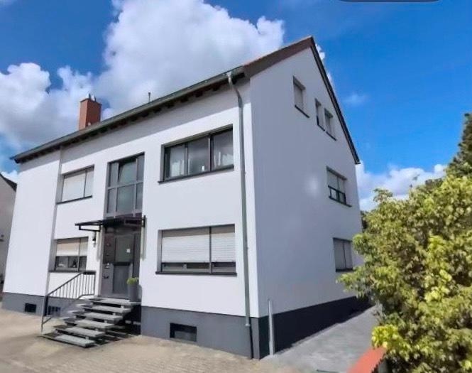 Etagenwohnung Kirkel - 4.5 Zimmer, 117 m&sup2;, 1.075&euro; | Angebot:26039181