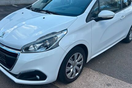 Peugeot 208 160.000 km 4.150 &euro; Saarbrücken 66117