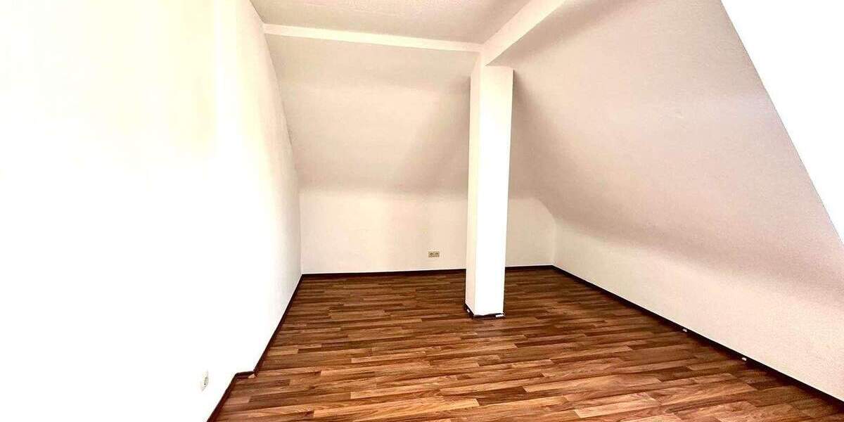 Etagenwohnung Zweibrücken - 6 Zimmer, 98 m&sup2;, 139.000&euro; | Angebot:25771920