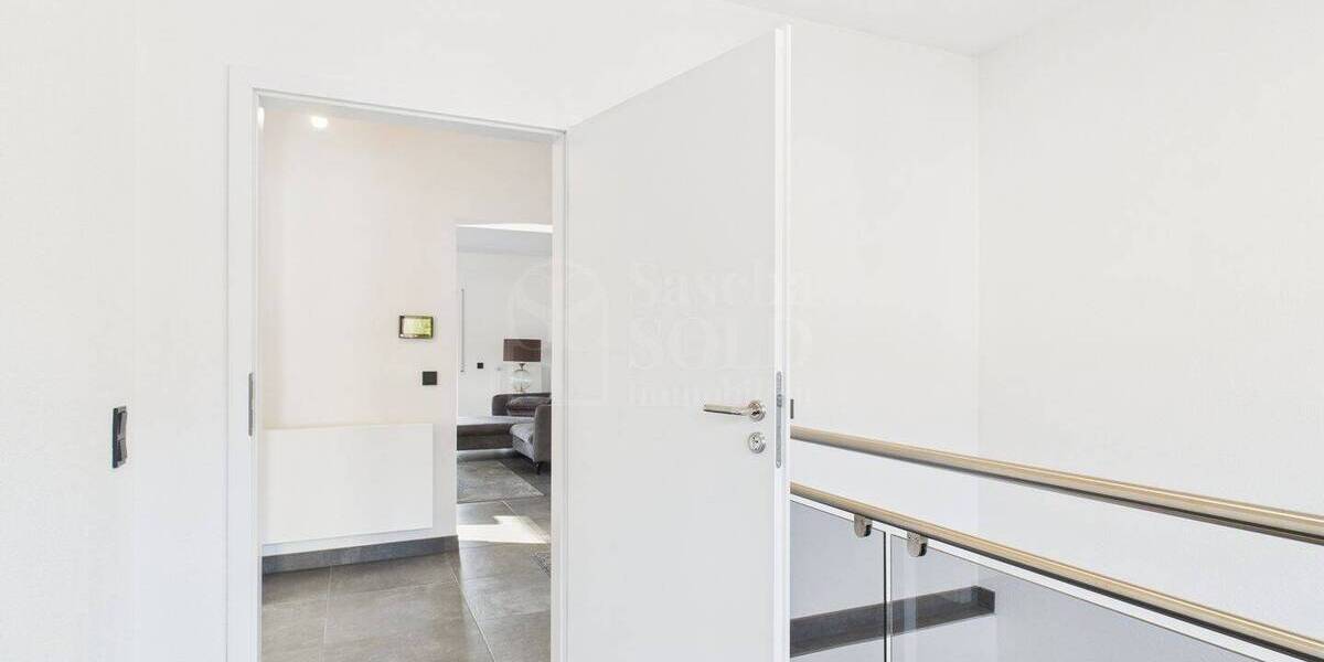 Luxuriöse Liegenschaft in Kirkel - mit Stellplätzen, Doppelgarage & Garten - keine Käuferprovision! - Villa Kirkel Kirkel-Neuhäusel | Angebot:26120749