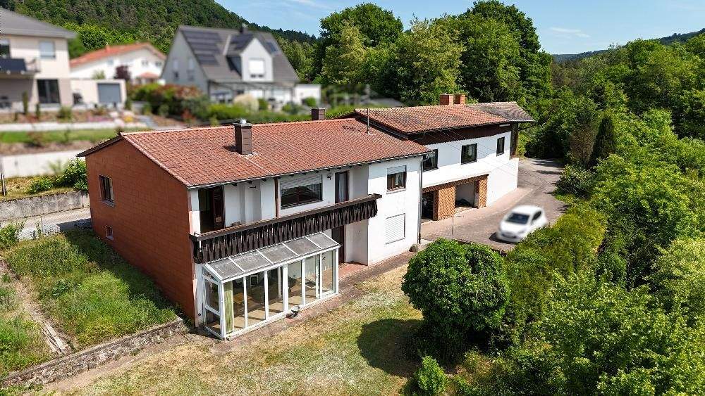 Mehrfamilienhaus, Wohnhaus Merzalben - 8 Zimmer, 255 m&sup2;, 239.000&euro; | Angebot:25777593