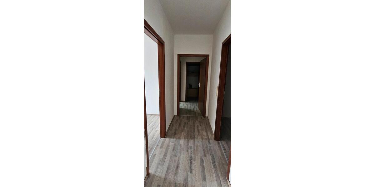 Etagenwohnung Neunkirchen Heinitz - 3 Zimmer, 92 m&sup2;, 650&euro; | Angebot:25883541