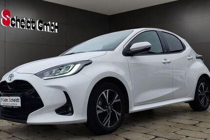 Toyota Yaris 14.407 km 21.760 &euro; Schiffweiler 66578