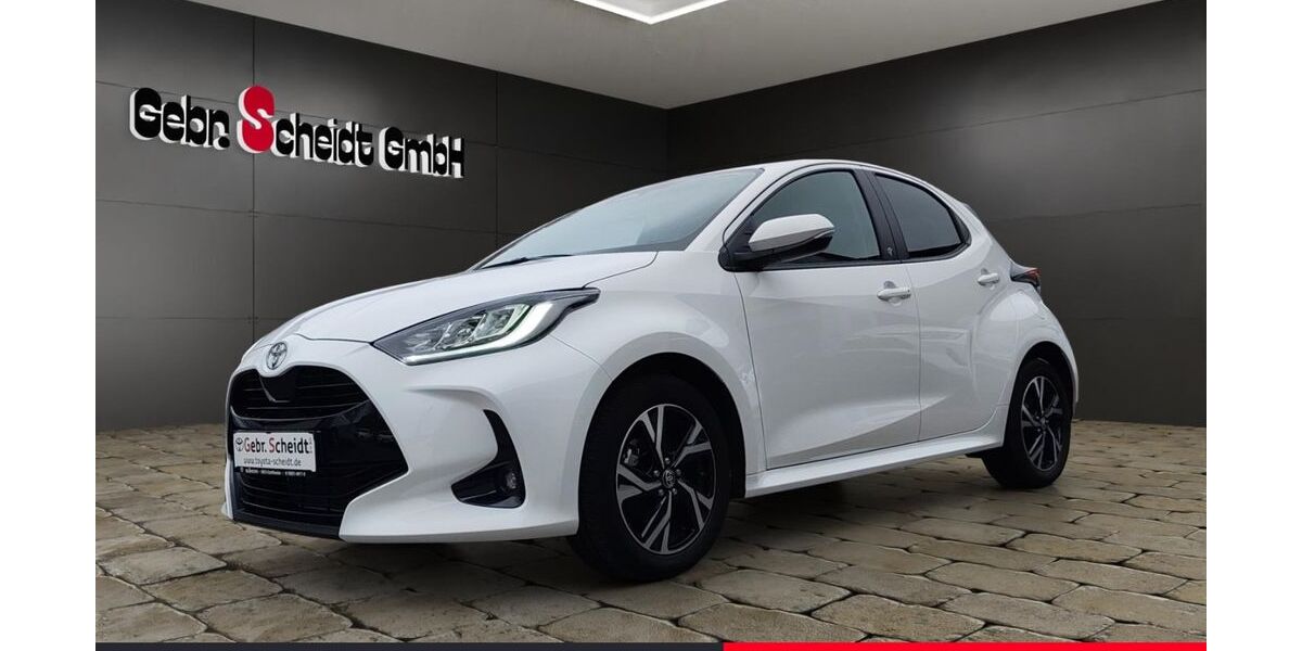 Toyota Yaris 14.407 km 21.760 &euro; Schiffweiler 66578