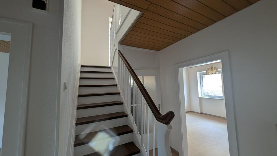 Einfamilienhaus Sankt Ingbert - 7 Zimmer, 150 m&sup2;, 1.600&euro; | Angebot:25624732