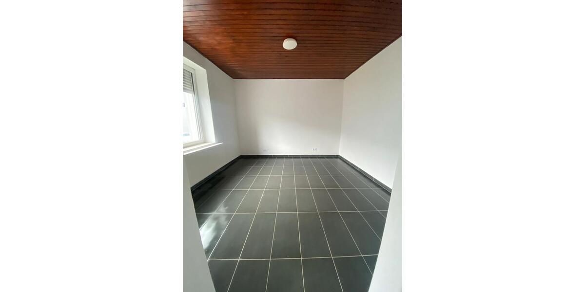 Reihenhaus Zweibrücken - 3 Zimmer, 115 m&sup2;, 1.300&euro; | Angebot:24791425