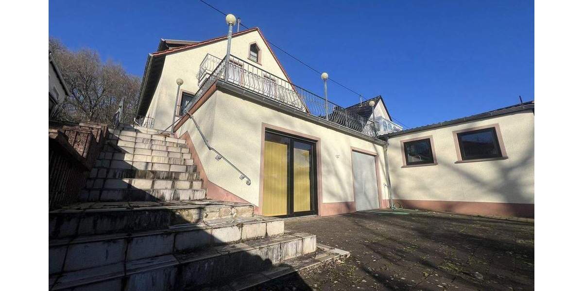 Einfamilienhaus Neunkirchen Innenstadt - 6 Zimmer, 210 m&sup2;, 395.000&euro; | Angebot:25755189