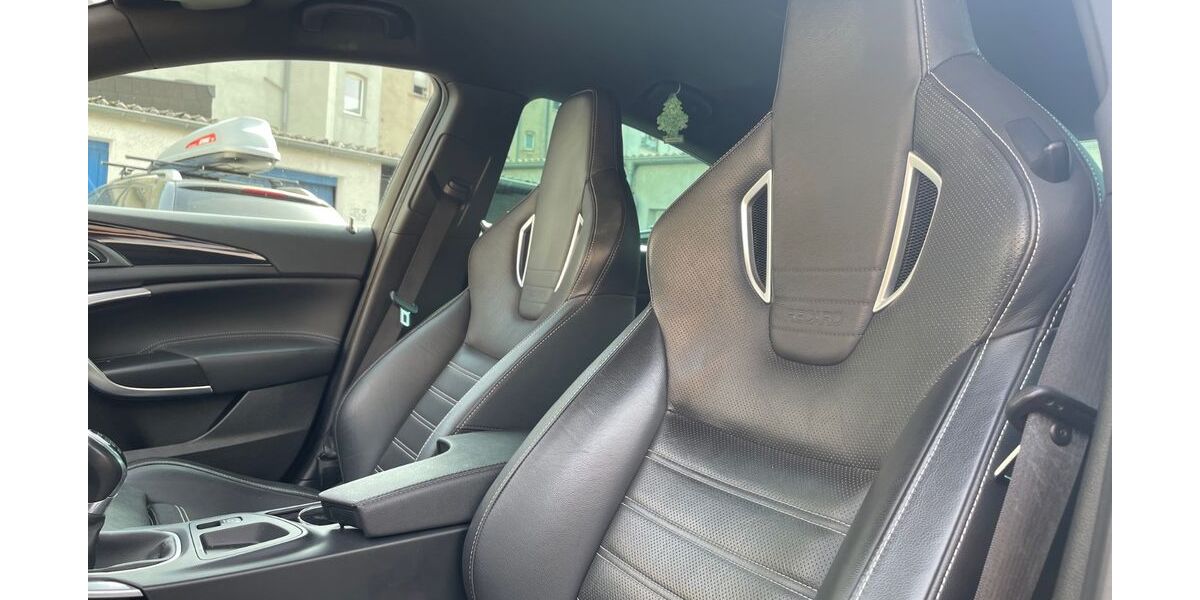 Opel Insignia 169.000 km 9.900 &euro; Neunkirchen 66538