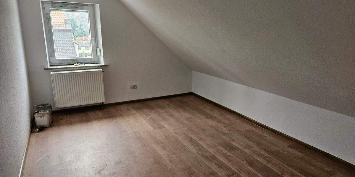 Einfamilienhaus Schiffweiler Landsweiler - 5 Zimmer, 128 m&sup2;, 195.000&euro; | Angebot:25702884