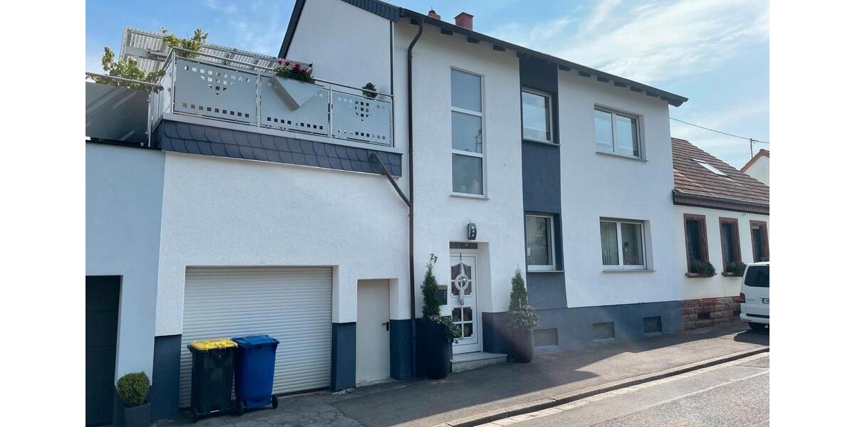 Reihenhaus Neunkirchen Heinitz - 8 Zimmer, 250 m&sup2;, 375.000&euro; | Angebot:23120743