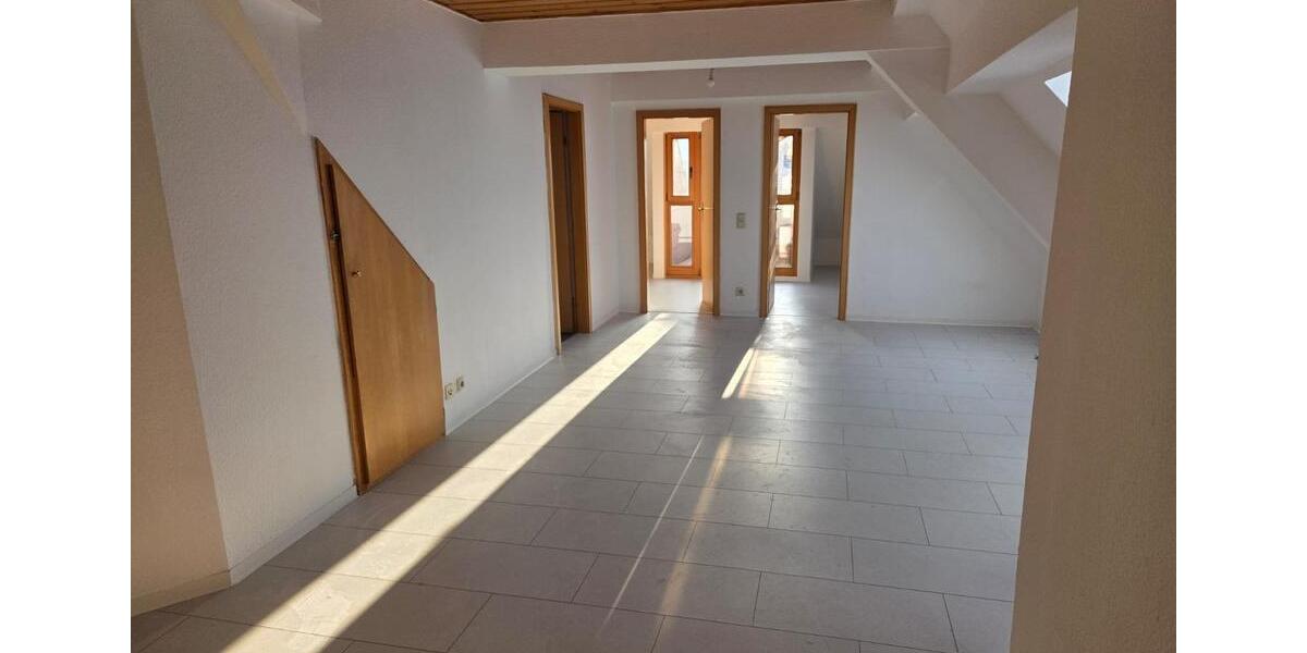 Dachgeschoßwohnung Sankt Ingbert - 3 Zimmer, 47 m&sup2;, 500&euro; | Angebot:25305873