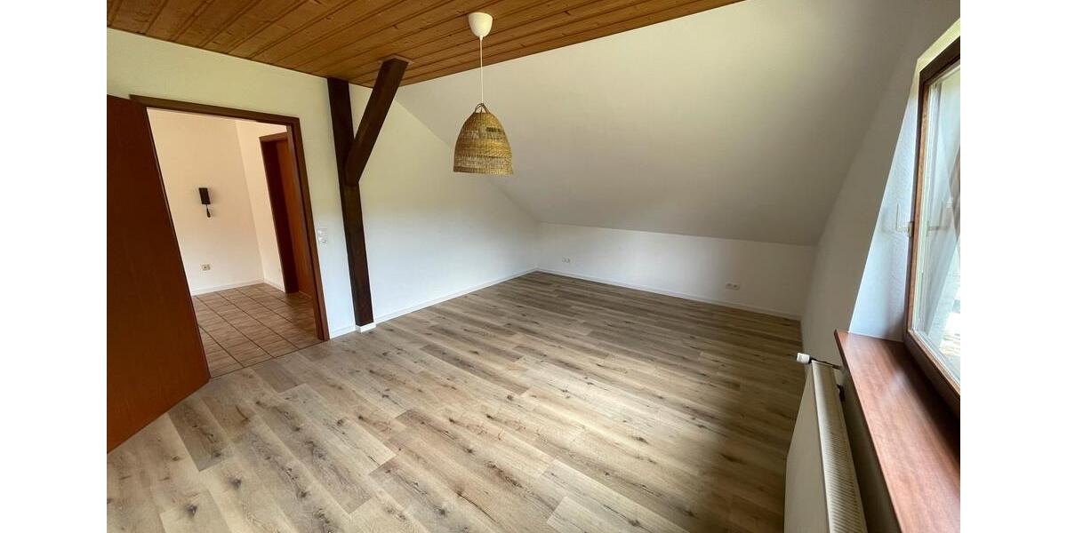 Dachgeschoßwohnung Altenglan - 4 Zimmer, 84 m&sup2;, 880&euro; | Angebot:26331350