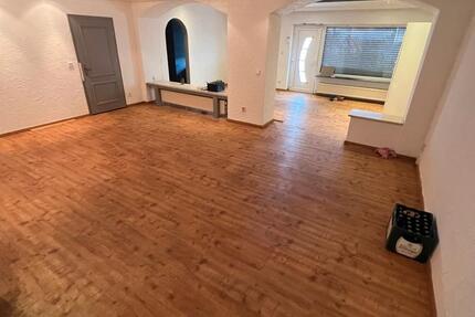 Wohnung Neunkirchen Kohlhof - 2 Zimmer, 160 m&sup2;, 1.200&euro; | Angebot:25895217