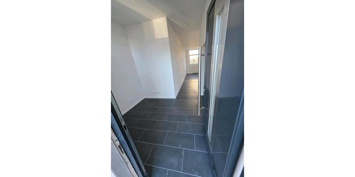 Erdgeschoßwohnung Pirmasens - 3 Zimmer, 100 m&sup2;, 1.200&euro; | Angebot:25104298