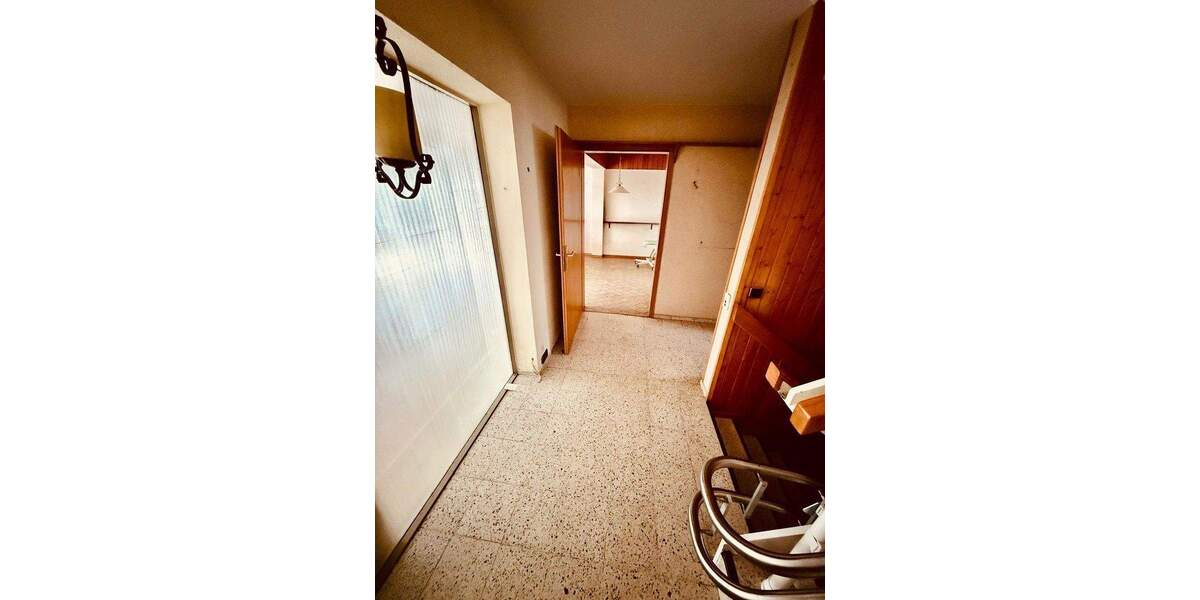 Einfamilienhaus Saarbrücken Eschberg - 5 Zimmer, 140 m&sup2;, 330.000&euro; | Angebot:25818416