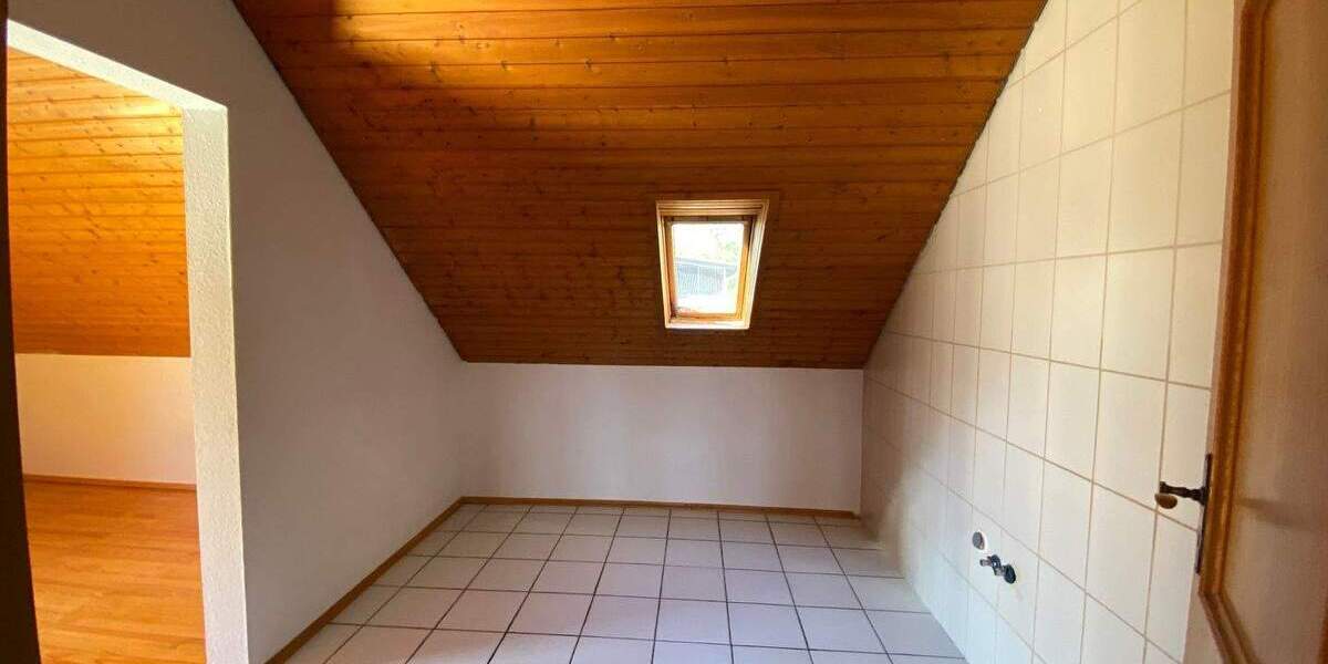 Bungalow Wallhalben - 7 Zimmer, 260 m&sup2;, 1.900&euro; | Angebot:26190672