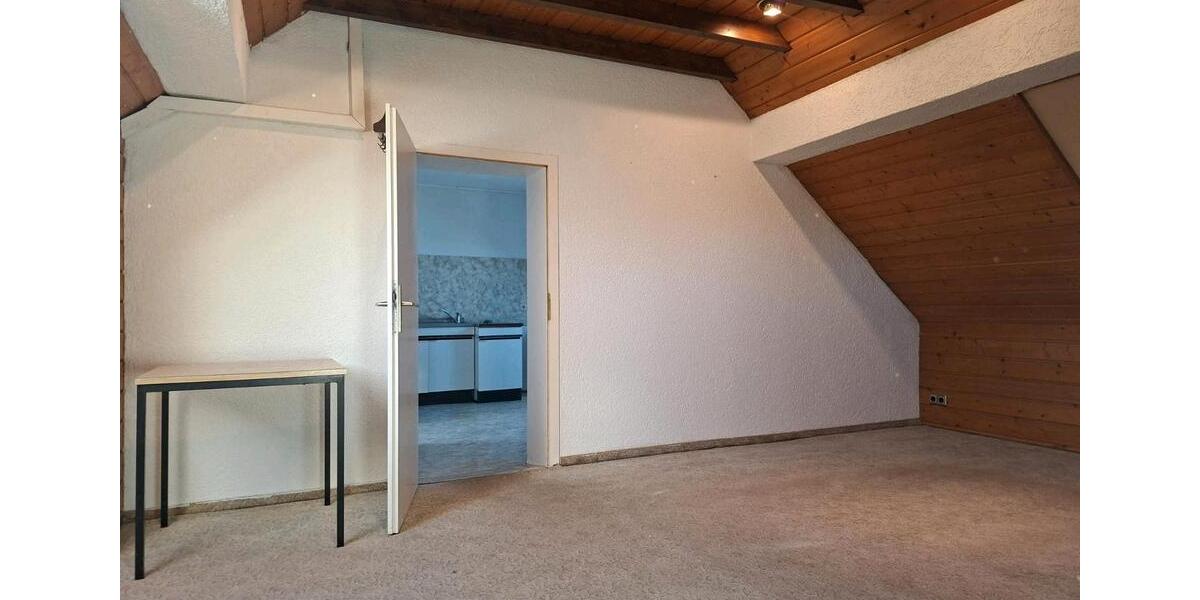 Dachgeschoßwohnung Heusweiler - 3 Zimmer, 70 m&sup2;, 670&euro; | Angebot:24310574
