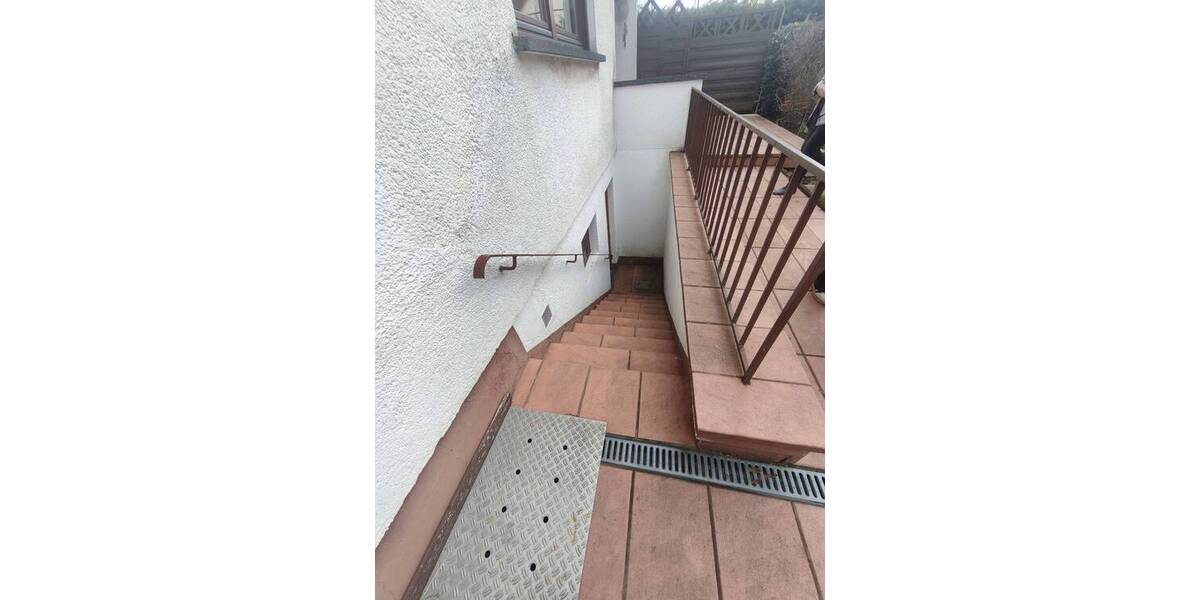 Attraktives Zweifamilienhaus in ruhiger Lage - Mehrfamilienhaus, Wohnhaus Schiffweiler Landsweiler | Angebot:26146960