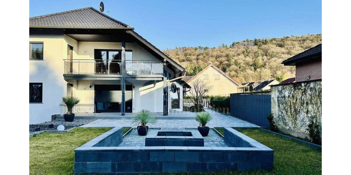 Luxuriöse Liegenschaft in Kirkel - mit Stellplätzen, Doppelgarage & Garten - keine Käuferprovision! - Villa Kirkel Kirkel-Neuhäusel | Angebot:26120749