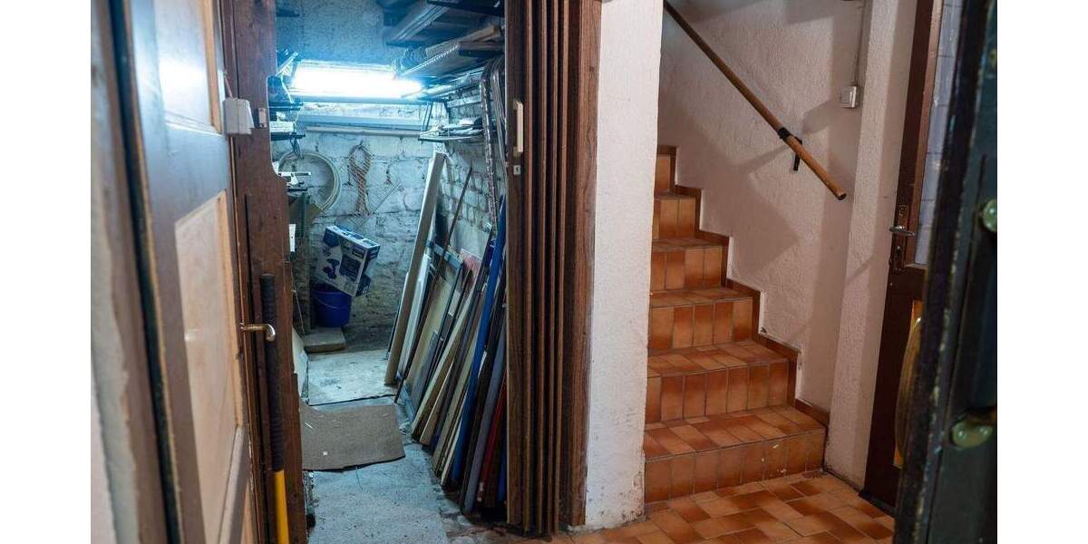 Mehrfamilienhaus, Wohnhaus Saarbrücken Scheidt - 9 Zimmer, 189 m&sup2;, 259.000&euro; | Angebot:25743256