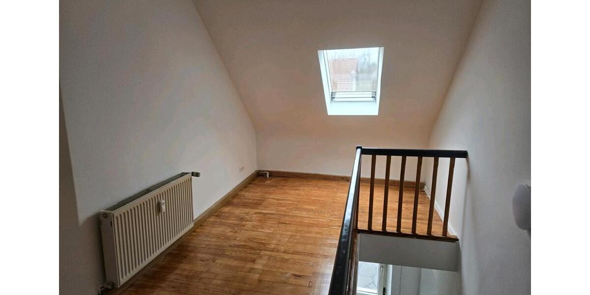 Dachgeschoßwohnung Zweibrücken - 5 Zimmer, 80 m&sup2;, 1.050&euro; | Angebot:25920796