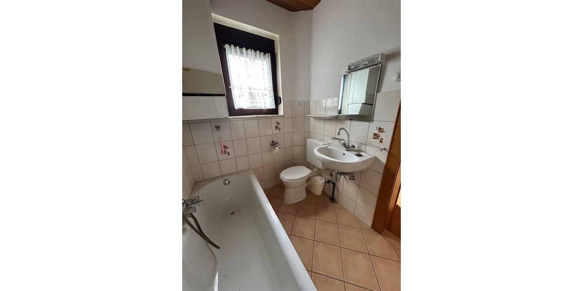 Mehrfamilienhaus, Wohnhaus Saarbrücken Dudweiler - 7 Zimmer, 168 m&sup2;, 150.000&euro; | Angebot:25745729