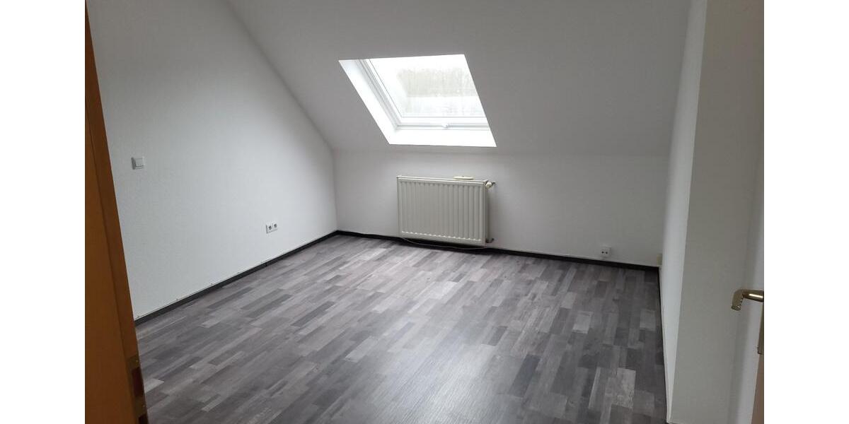 Dachgeschoßwohnung Zweibrücken - 4 Zimmer, 113 m&sup2;, 610&euro; | Angebot:26221496