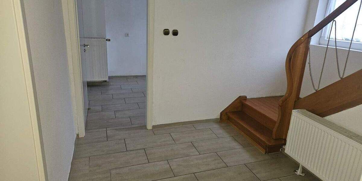 Einfamilienhaus Ottweiler - 5 Zimmer, 110 m&sup2;, 225.000&euro; | Angebot:25702877