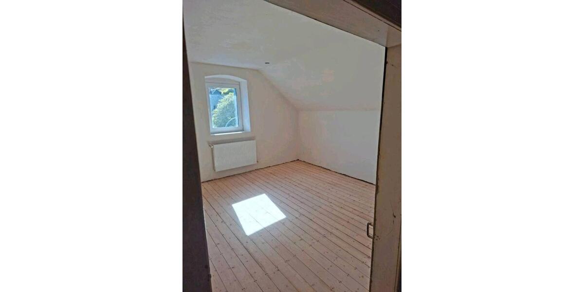 Etagenwohnung Sankt Wendel - 8 Zimmer, 180 m&sup2;, 750&euro; | Angebot:26441453