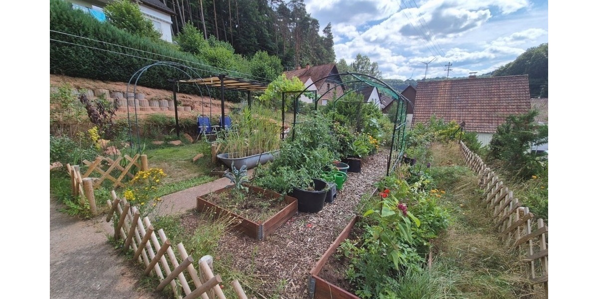 Ein-Zwei-Familien unter einem Dach – liebevoll renoviertes, freistehendes Zuhause mit Charakter - Zweifamilienhaus Linden Landkreis Kaiserslautern | Angebot:21577941