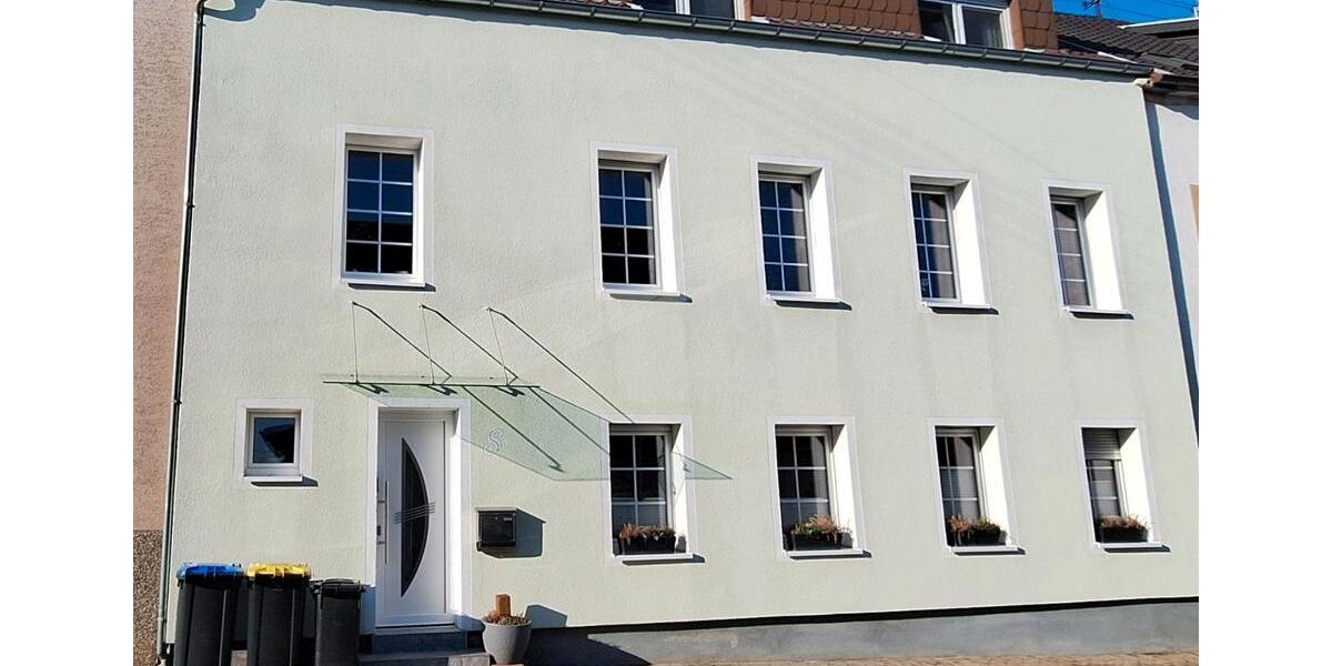 Reihenhaus Quierschied - 9 Zimmer, 190 m&sup2;, 295.000&euro; | Angebot:25870436