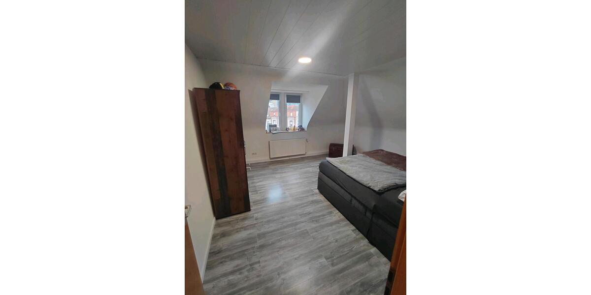 Dachgeschoßwohnung Zweibrücken - 4 Zimmer, 115 m&sup2;, 800&euro; | Angebot:25100954