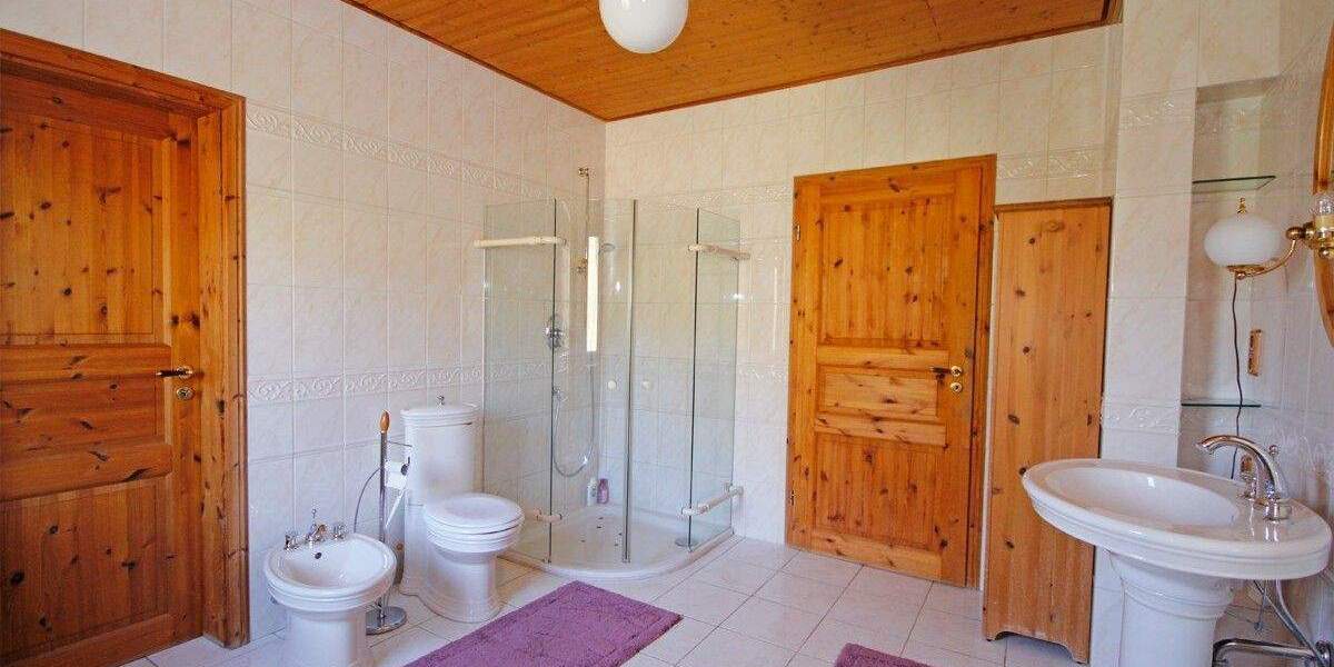 Doppelhaushälfte Bexbach - 9 Zimmer, 213 m&sup2;, 298.000&euro; | Angebot:25664167