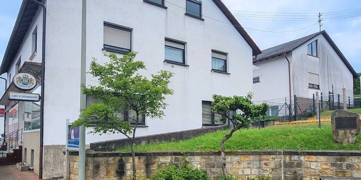 Wohn- und Geschäftshaus mit CaféLadenfläche und zwei Wohneinheiten in Steinbach am Glan - Mehrfamilienhaus, Wohnhaus Steinbach am Glan | Angebot:27131168