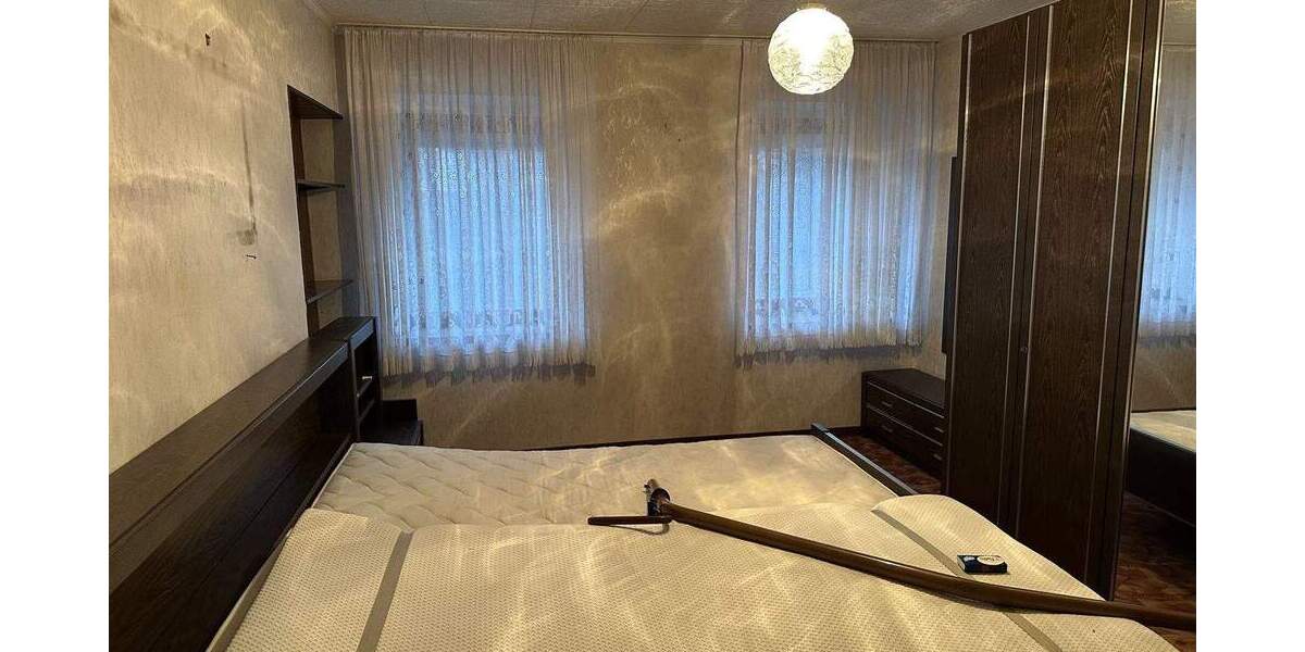 Einfamilienhaus Schiffweiler Heiligenwald - 8 Zimmer, 162 m&sup2;, 126.000&euro; | Angebot:25669773