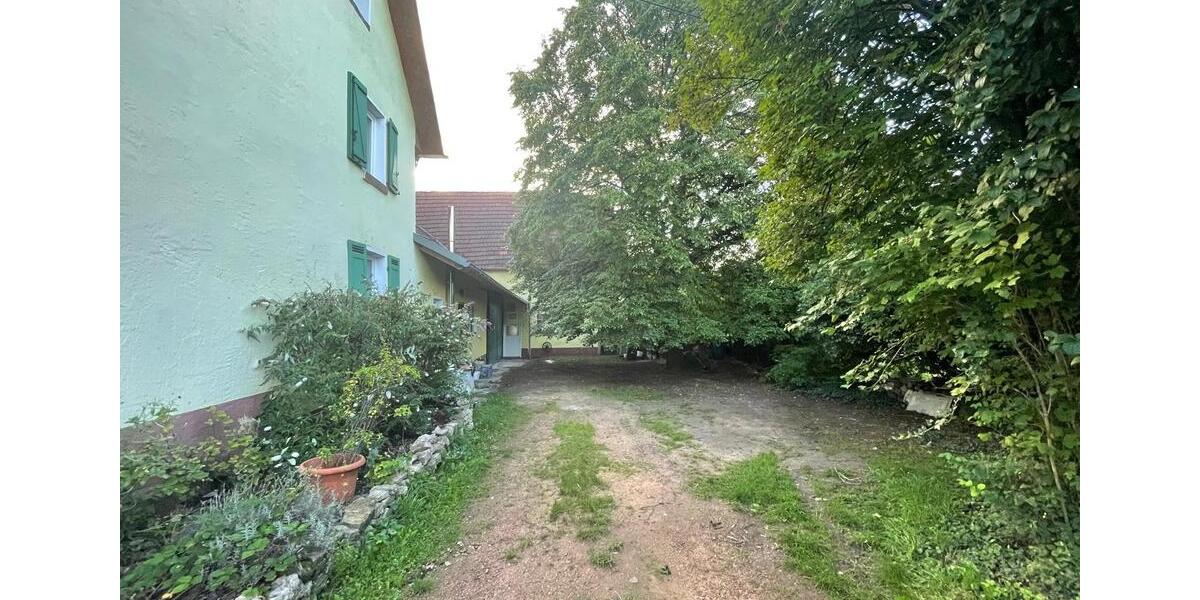 Bauernhaus, Landhaus Mandelbachtal - 8 Zimmer, 220 m&sup2;, 1.250&euro; | Angebot:25852794