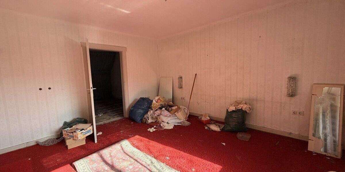 Mehrfamilienhaus, Wohnhaus Neunkirchen/Saar Hangard - 6 Zimmer, 120 m&sup2;, 59.000&euro; | Angebot:25736185