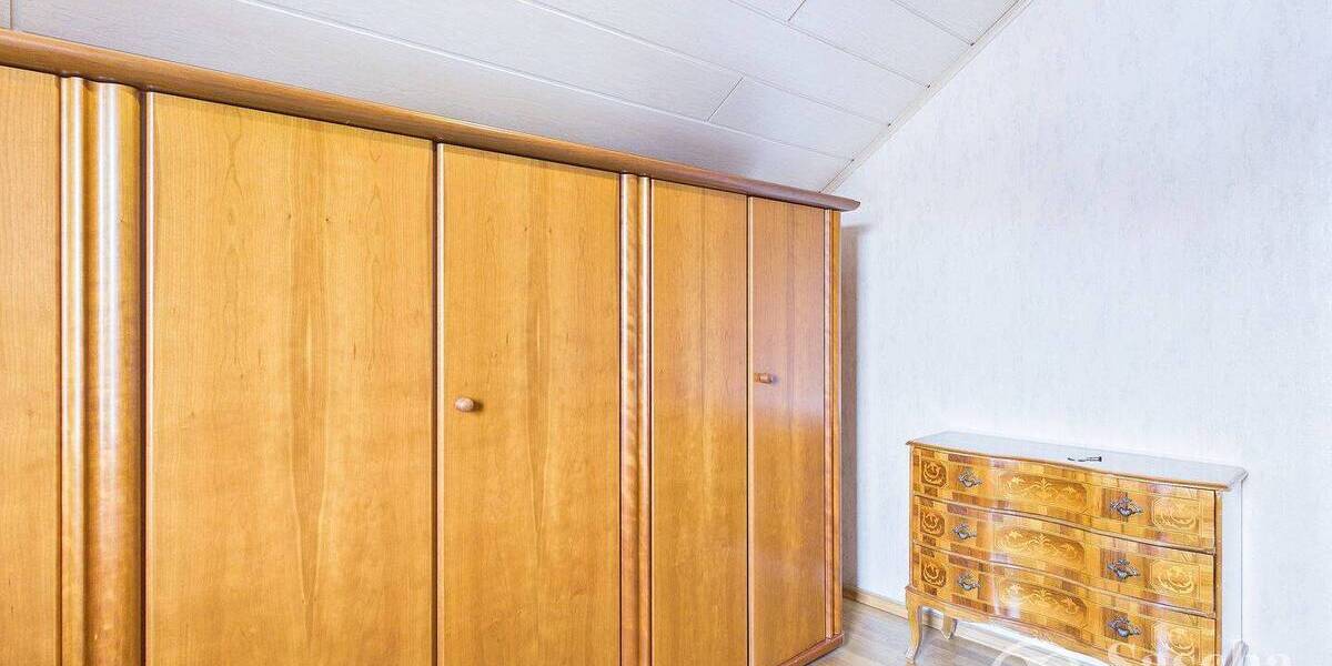 Freistehendes Einfamilienhaus mit Einliegerwohnung auf weitläufigem Grundstück mit Panoramablick - Einfamilienhaus Sankt Ingbert St. Ingbert | Angebot:26178655