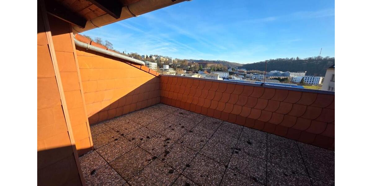 Dachgeschoßwohnung Saarbrücken Kieselhumes - 3.5 Zimmer, 115 m&sup2;, 995&euro; | Angebot:25973610