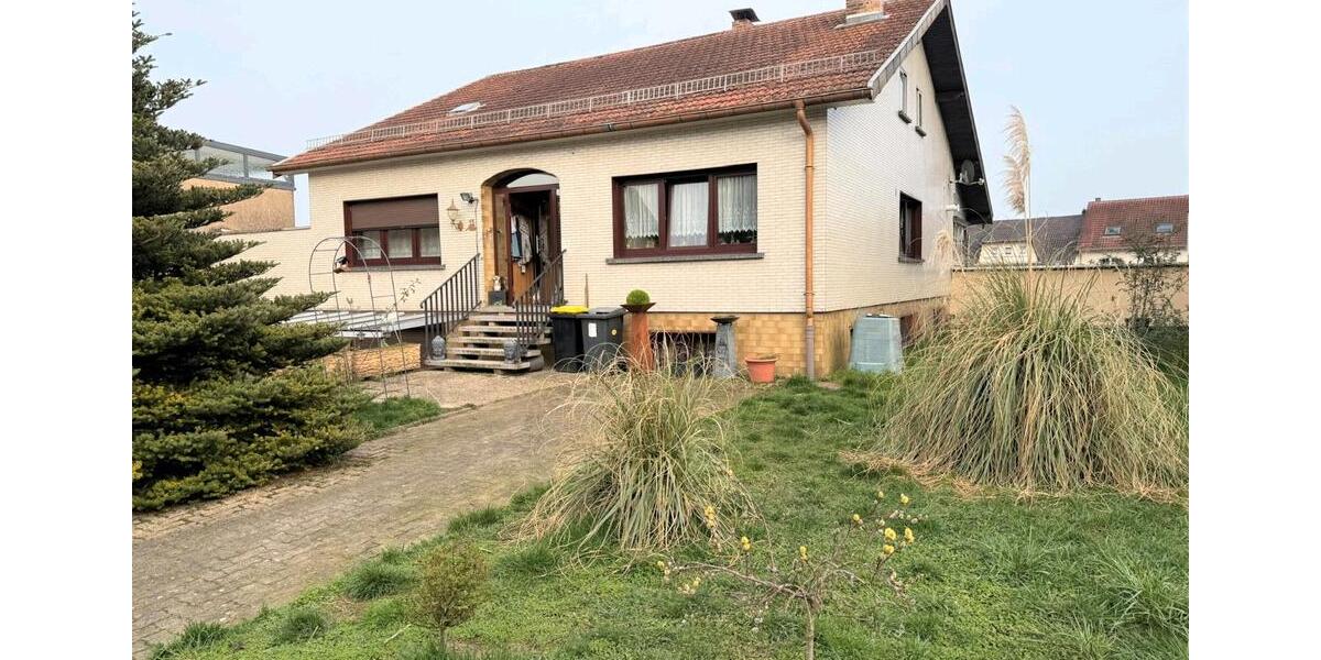 Einfamilienhaus Heusweiler - 8 Zimmer, 200 m&sup2;, 300.000&euro; | Angebot:26676080