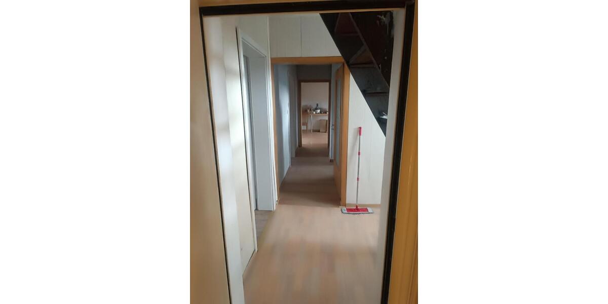 Etagenwohnung Neunkirchen - 4 Zimmer, 100 m&sup2;, 780&euro; | Angebot:25875523