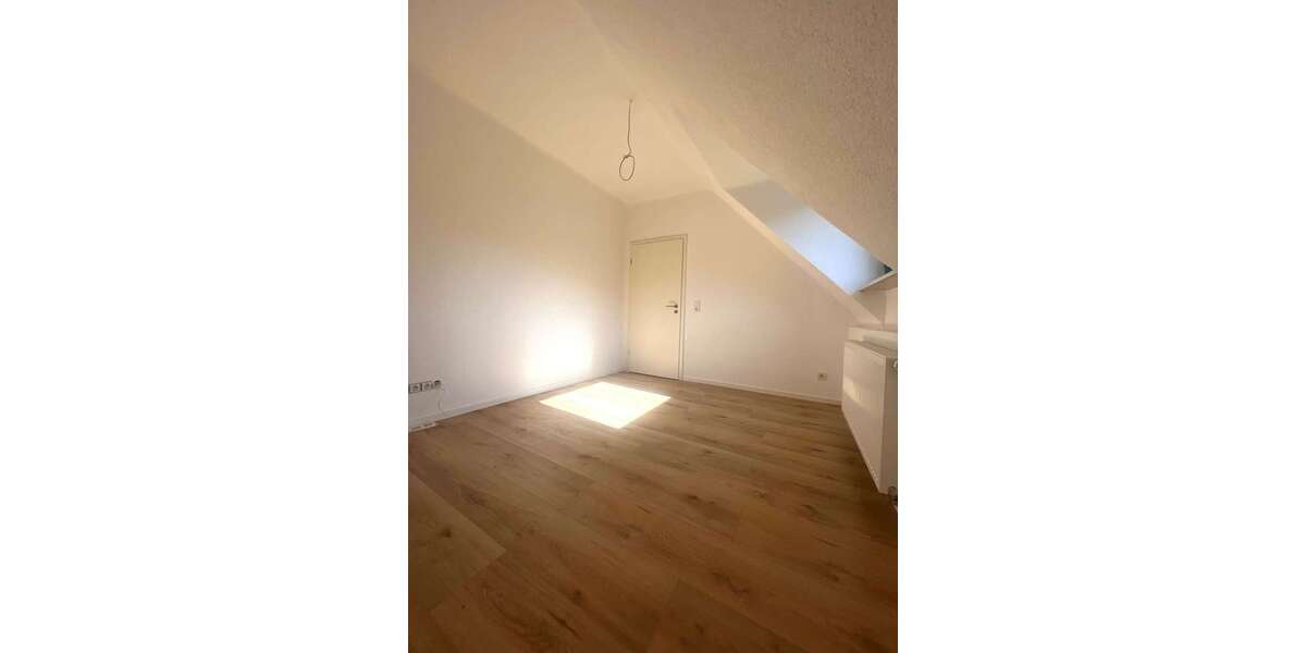 Sanierte und gepflegte 3ZKB Dachgeschosswohnung in St. Ingbert-Rentrisch - Dachgeschoßwohnung Sankt Ingbert | Angebot:27312578